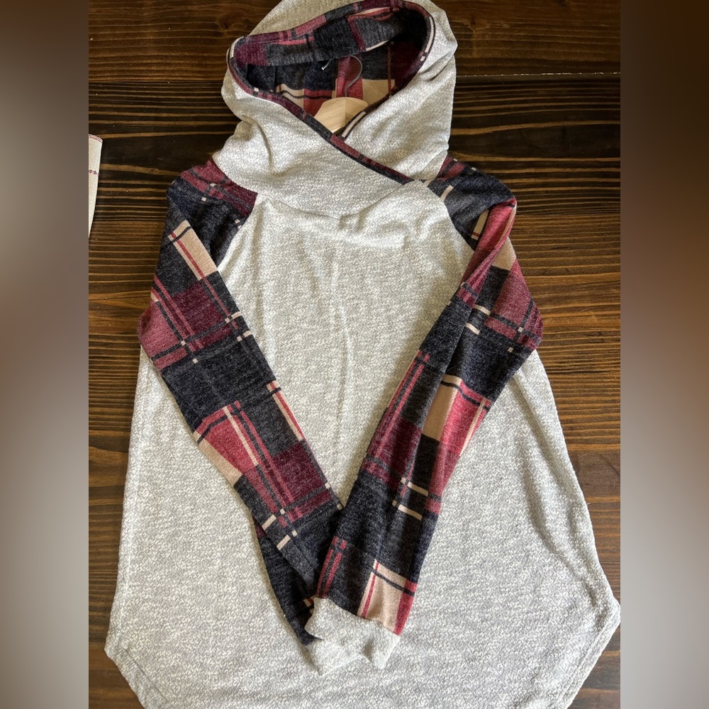 Vanilla Bay Gray and Plaid Knit Top with Hood
